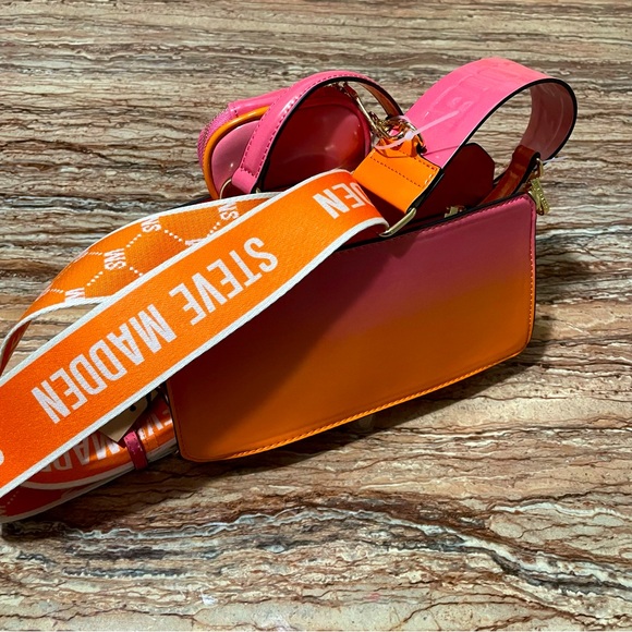 Steve Madden - Picture 3 of 7